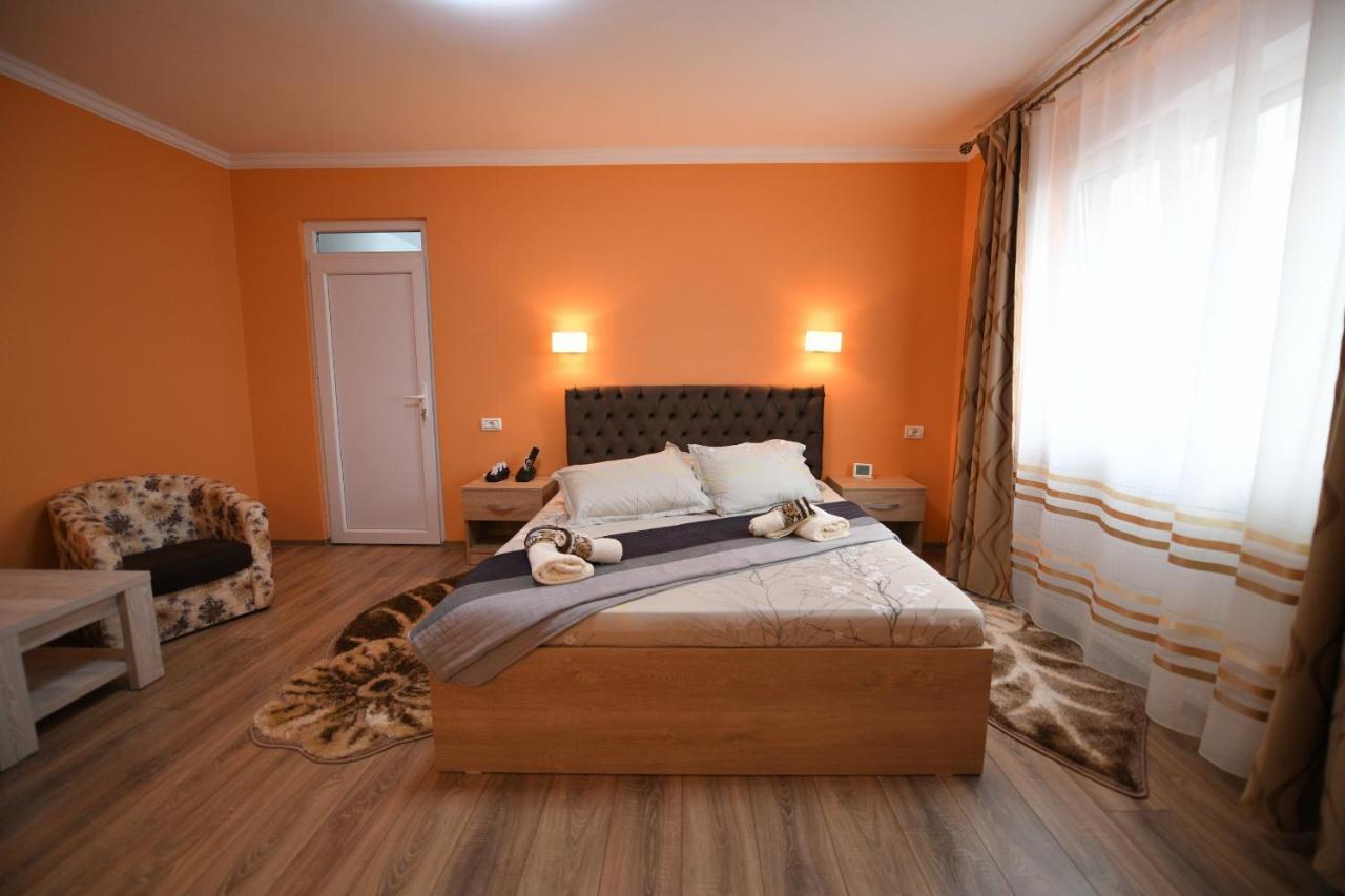 Apartament Trident Haţeg Exterior foto
